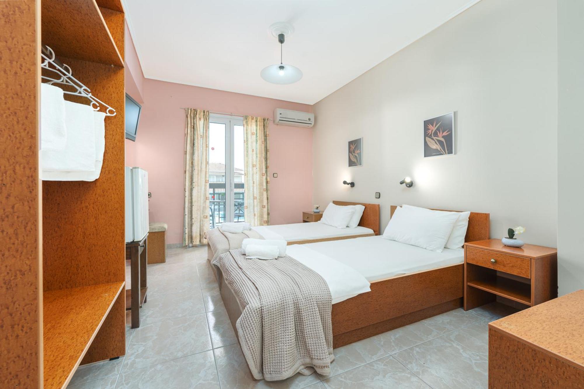 Hotel Aura Laganas Extérieur photo