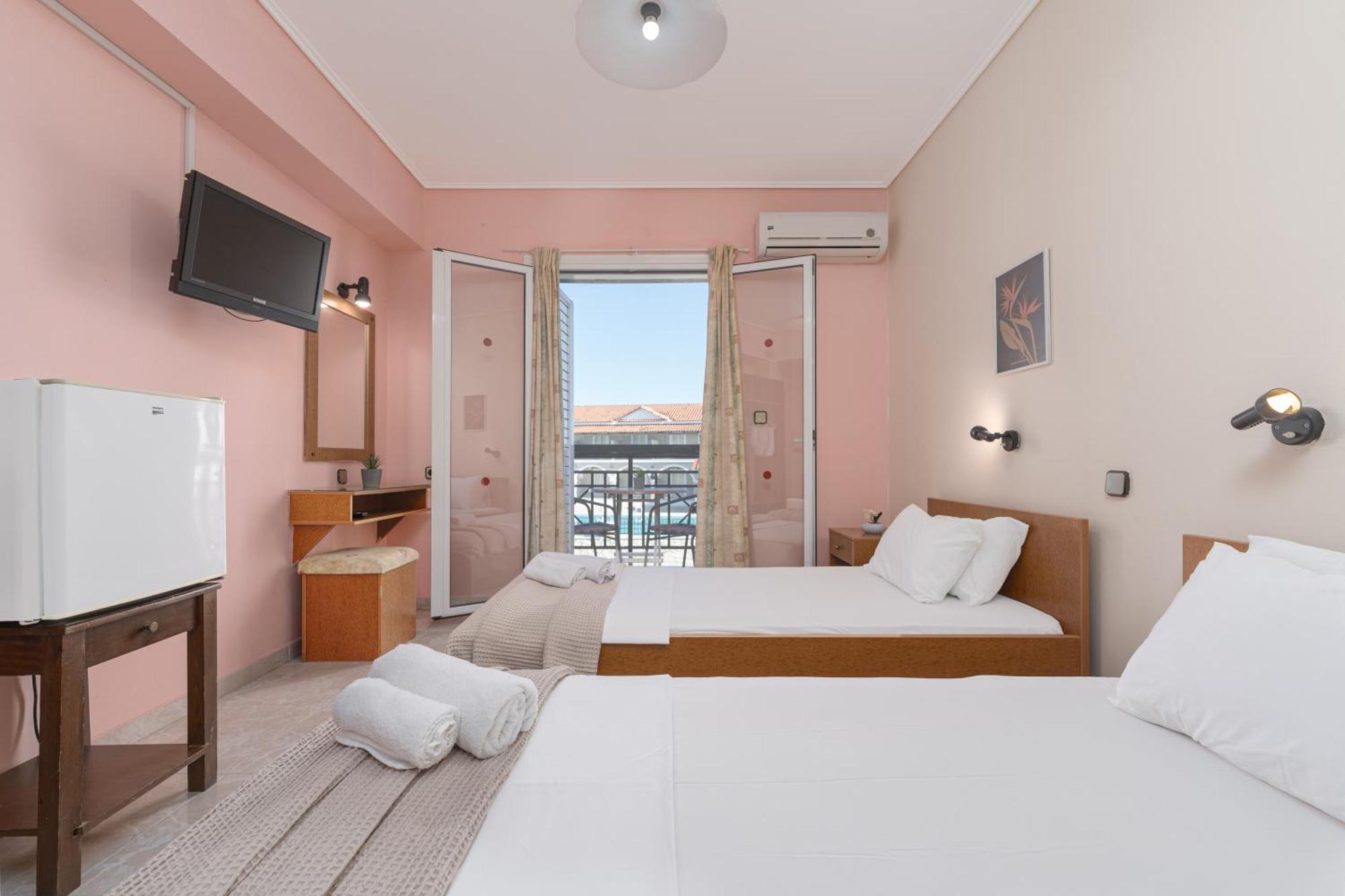 Hotel Aura Laganas Extérieur photo